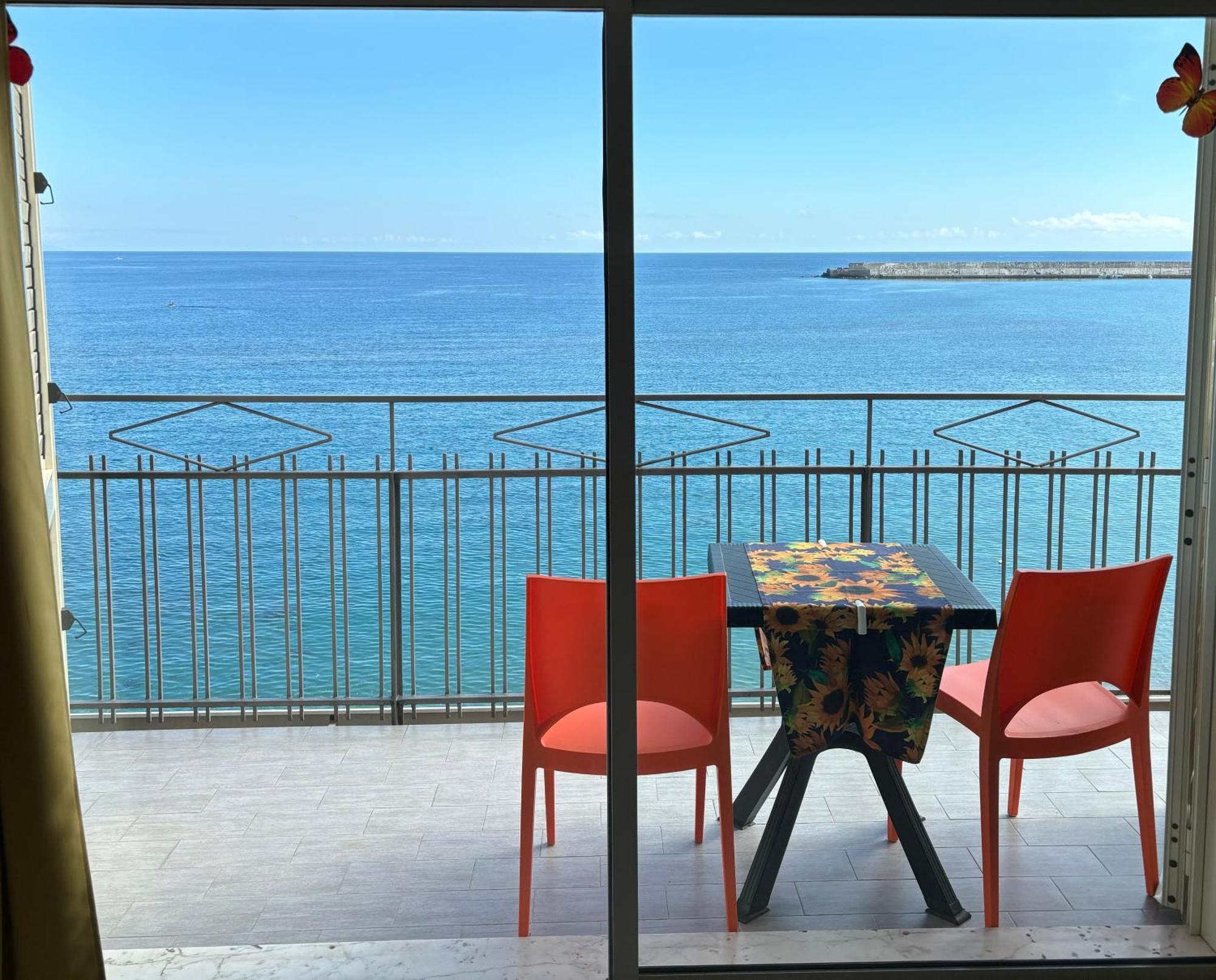 La Mansarda Apartment Giardini Naxos Exterior photo