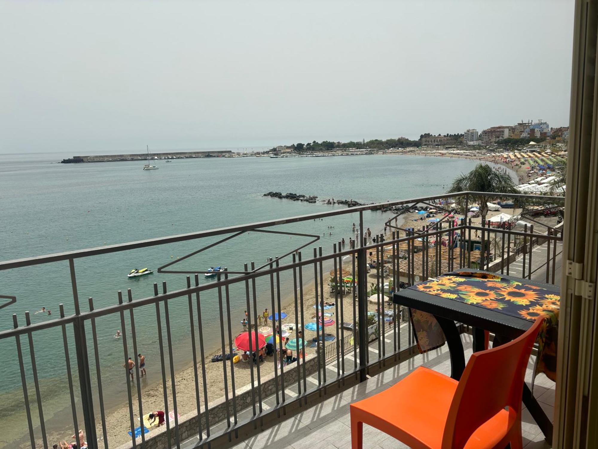 La Mansarda Apartment Giardini Naxos Exterior photo